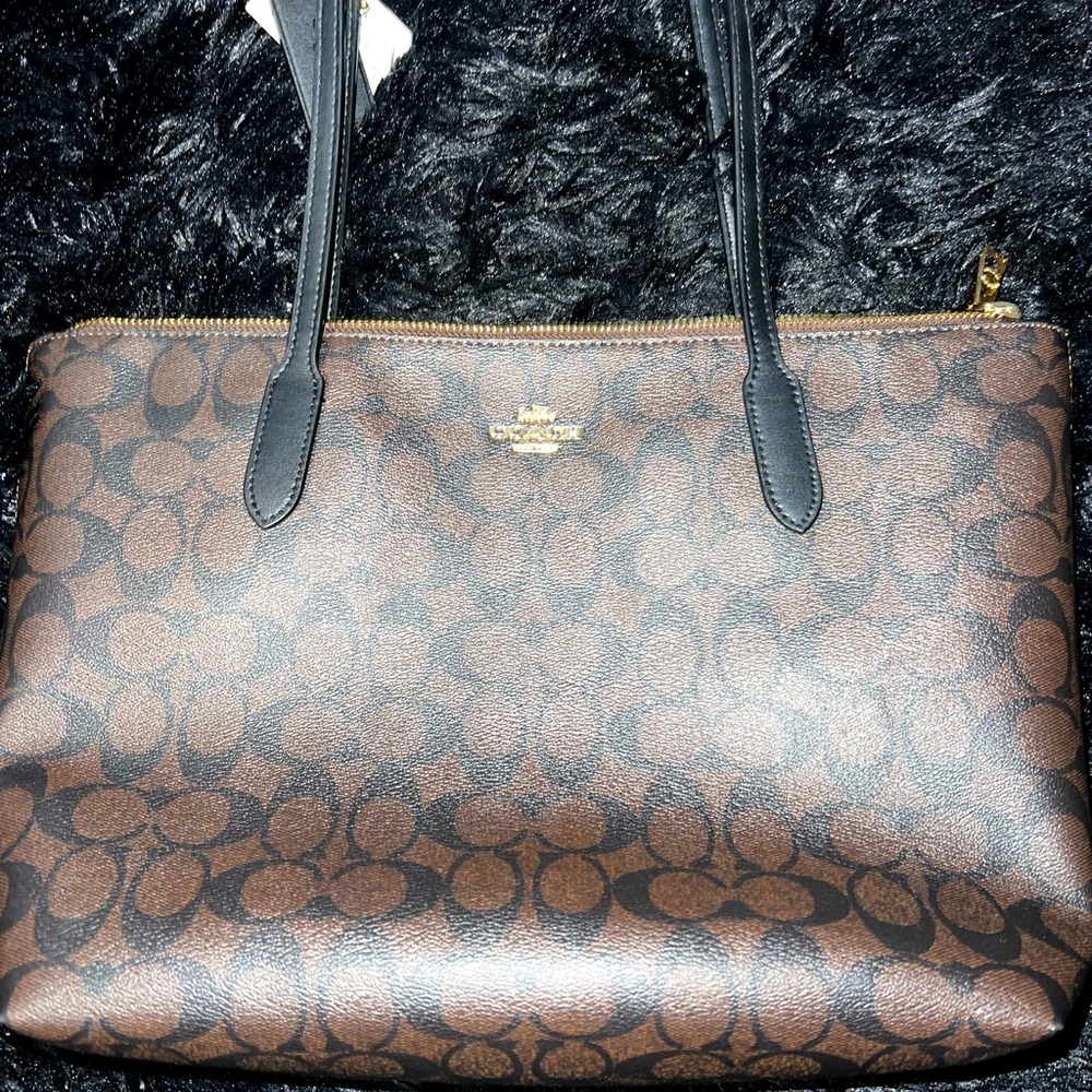 Coach Zip Top Tote(Never Used)